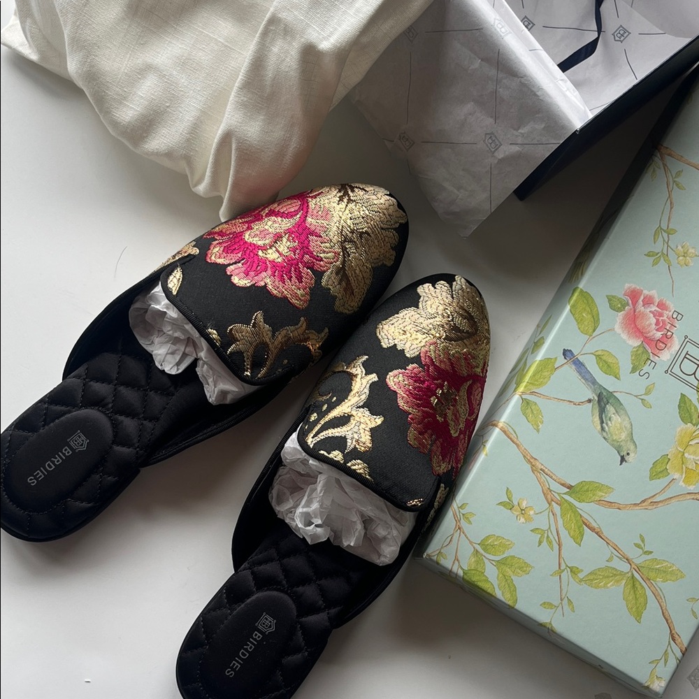 Birdies Elegant Black and Gold Embroidered Women's Shoes 7.5 Size